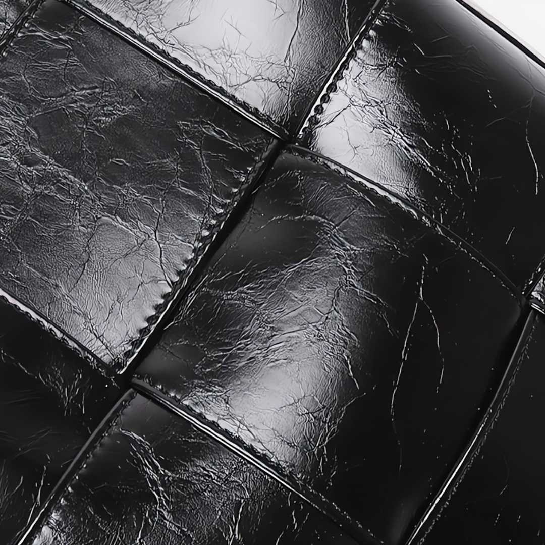 Luna Shoulder Bag